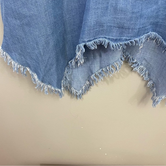 Hester and Orchard women’s size Medium Tencel Button Split Neck raw hem Top - Picture 7 of 12